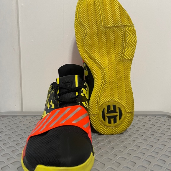 Adidas Harden volume 3 caution - Picture 6 of 7